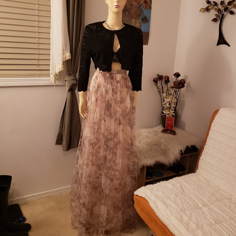 JENNY YOO LONG SKIRT SIZE 6